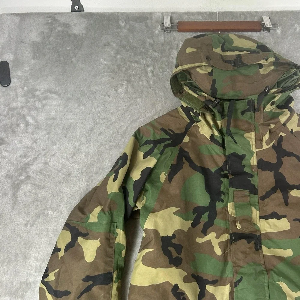 Vintage Tennier Industries Coat Mens Medium Green Camo Hooded Parka USA Military